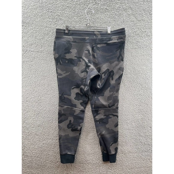 Men's Camouflage Jogger Pants - Picture 2 of 4